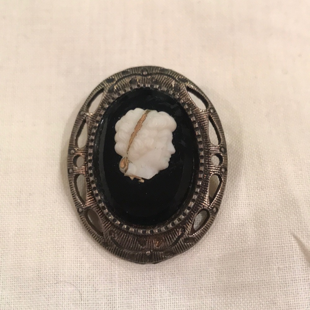Vintage Cameo Brooch Pin Pendant